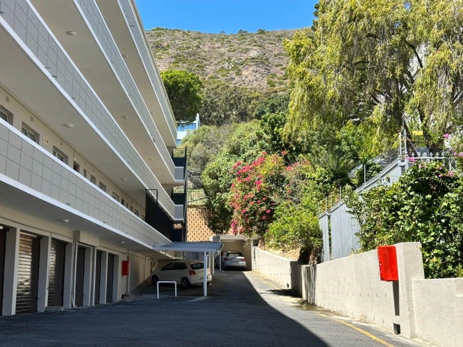 2 Bedroom Property for Sale in Sea Point Western Cape